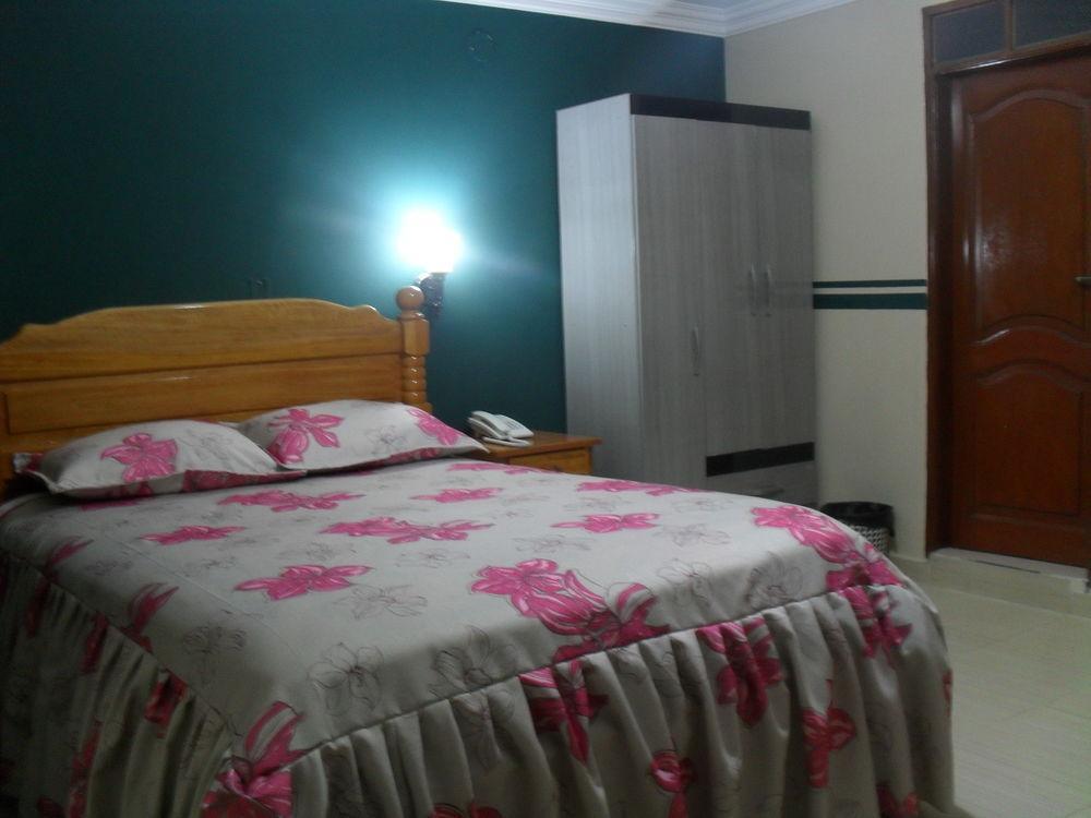 סוקרה Hostal Corona Blanca מראה חיצוני תמונה